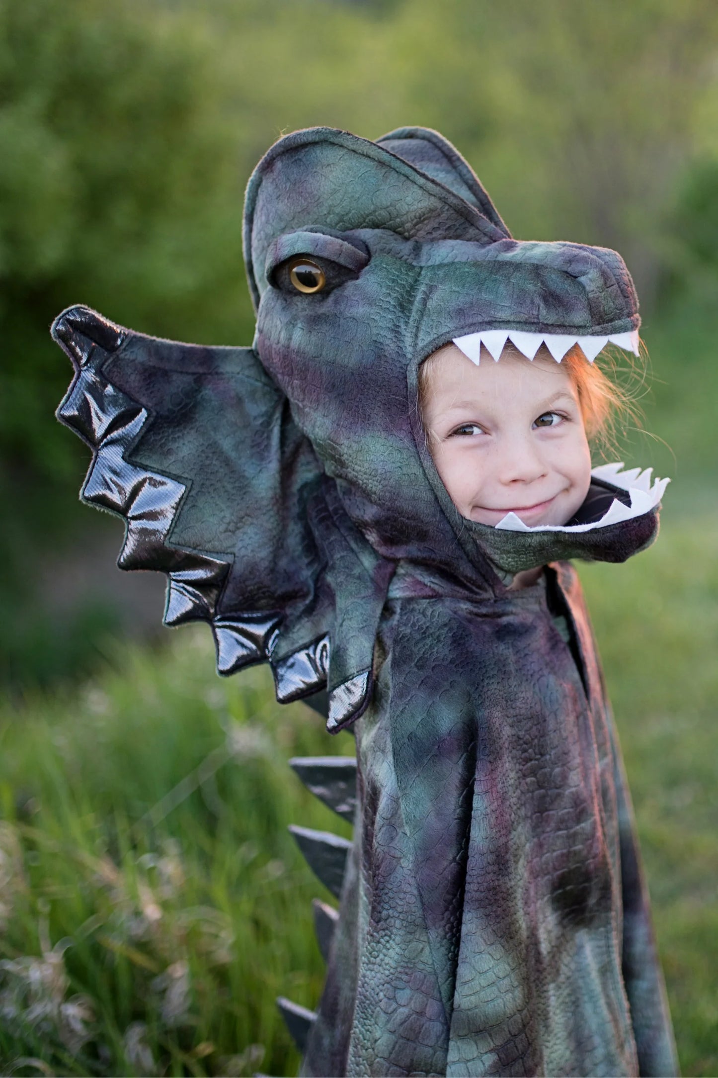 Grandasaurus T-Rex Cape & Claw Set