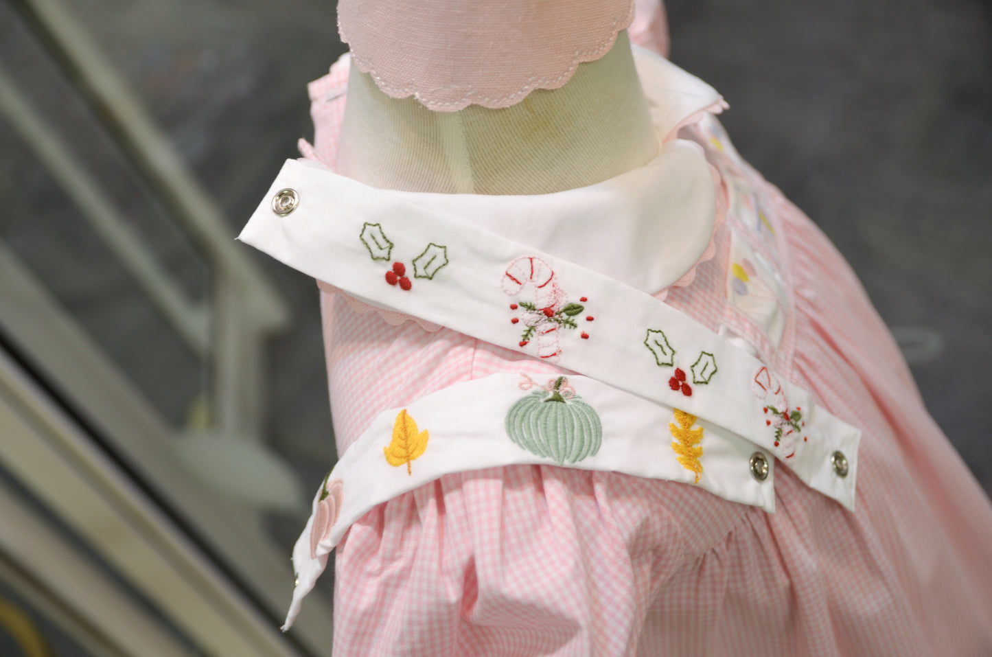 Ruth Ribbon Bubble