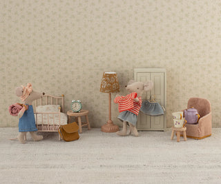Folding Chair, Mouse Powder