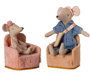 Folding Chair, Mouse Powder