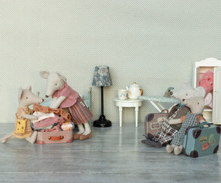 Jacket, Pants and Tie in Suitcase, Grandpa Mouse