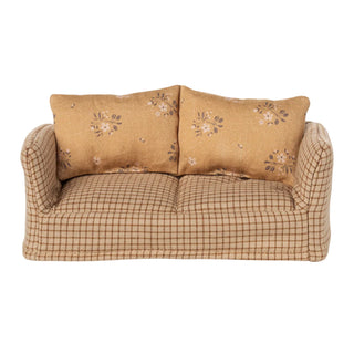 Couch, Mouse - Mable