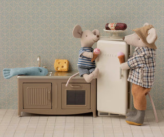 Clothes, Grandad Mouse