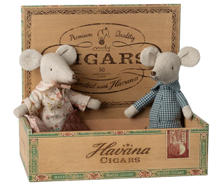 Grandma and Grandpa Mice in Cigarbox